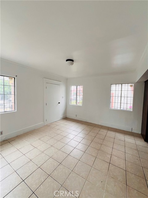 Detail Gallery Image 3 of 10 For 1738 W 38th St, Los Angeles,  CA 90062 - 2 Beds | 1 Baths