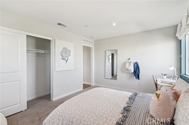 Detail Gallery Image 19 of 32 For 6737 Solera Dr, Palmdale,  CA 93552 - 5 Beds | 4 Baths