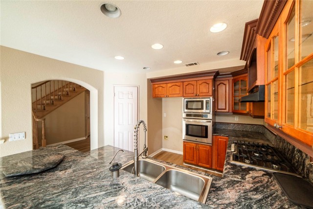 Detail Gallery Image 10 of 36 For 23 via Abruzzi, Aliso Viejo,  CA 92656 - 3 Beds | 2/1 Baths