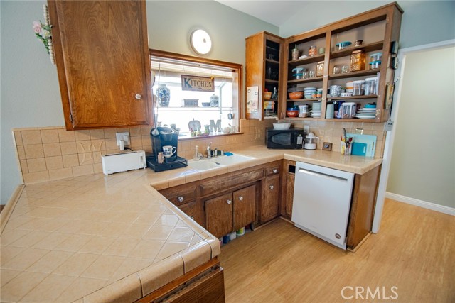 Detail Gallery Image 9 of 35 For 22522 Festividad Dr, Saugus,  CA 91350 - 3 Beds | 2 Baths