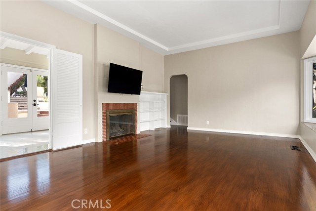 3202 E Chevy Chase, Glendale CA: https://media.crmls.org/medias/2eaef3ff-75f5-44e4-970b-eca63b7d1106.jpg