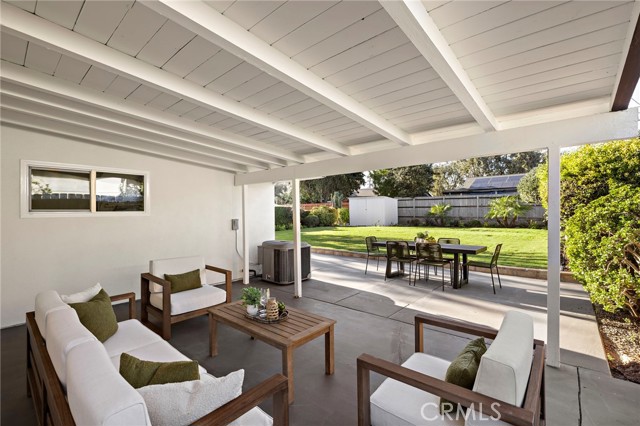 12941 Keith Place, Tustin CA: https://media.crmls.org/medias/2eaf073b-1d16-4553-a8da-bc1375cb66fa.jpg