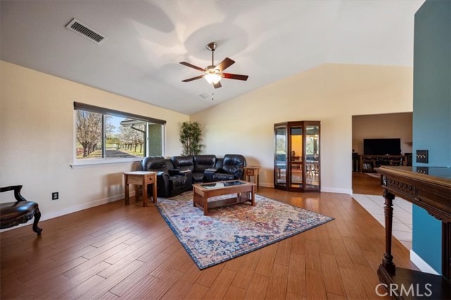 Detail Gallery Image 7 of 32 For 4385 Camp 8, Paso Robles,  CA 93446 - 4 Beds | 3 Baths