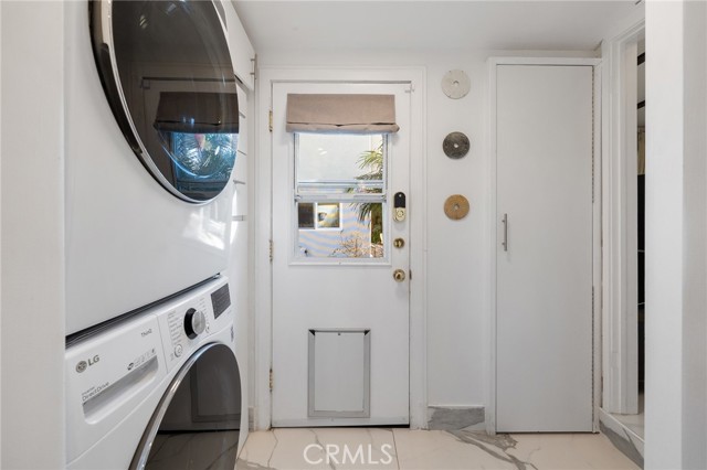 10340 Margate Street, North Hollywood CA: https://media.crmls.org/medias/2eb0ca13-c04c-4c18-b6d3-a208b6a81d0a.jpg