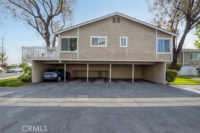 8482 Benjamin Drive, Huntington Beach CA: https://media.crmls.org/medias/2eb0f7aa-c272-40fa-b694-54e3db7bd7cf.jpg