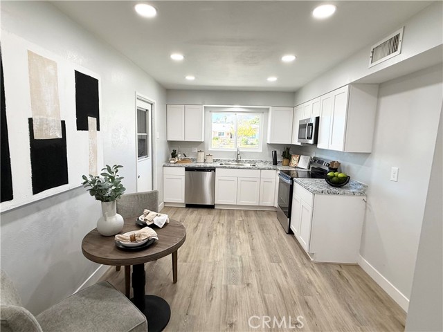 Detail Gallery Image 12 of 45 For 28714 Portsmouth, Menifee,  CA 92586 - 3 Beds | 2 Baths