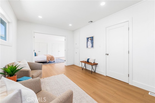 5309 E Appian Way, Long Beach CA: https://media.crmls.org/medias/2eb10b42-d48d-4891-80db-af27a6914d9a.jpg