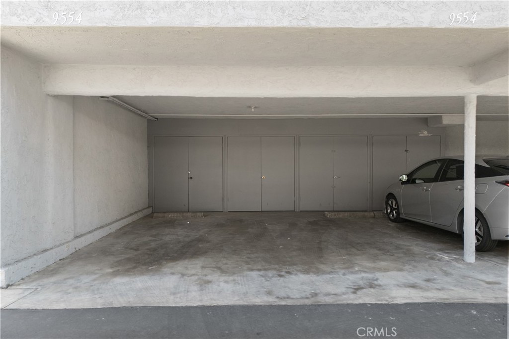 https://media.crmls.org/medias/2eb16d61-7cfc-47b0-ad67-4fea8e9a5c35.jpg?preset=X-Large
