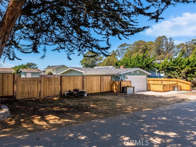 1851 Fearn Avenue, Los Osos CA: https://media.crmls.org/medias/2eb1fbd2-305c-4ece-a41e-4f626b59df58.jpg