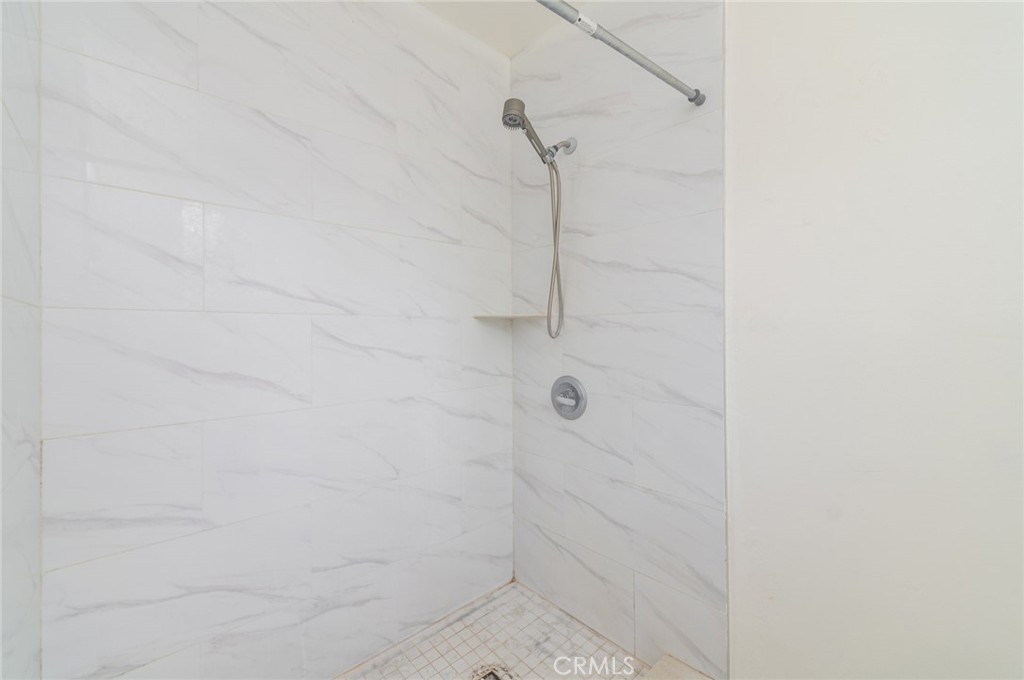https://media.crmls.org/medias/2eb23c01-b62b-4a9f-ac33-2247867d14c1.jpg?preset=X-Large