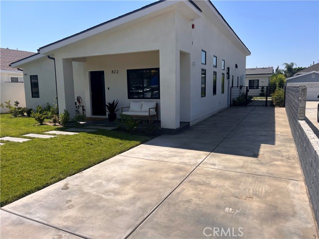 422 Almond Avenue, Monrovia CA: https://media.crmls.org/medias/2eb2b3ed-bf2e-4563-a2af-16795514dcb9.jpg