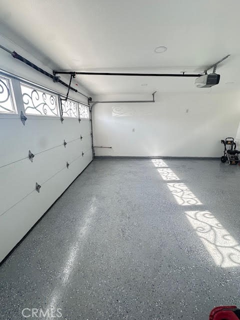 https://media.crmls.org/medias/2eb2e96d-f167-44da-9db1-9c96bd0391e2.jpg?preset=X-Large