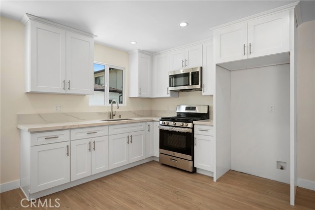 Detail Gallery Image 8 of 15 For 1007 W Angeleno Ave #102,  Burbank,  CA 91506 - 1 Beds | 1 Baths