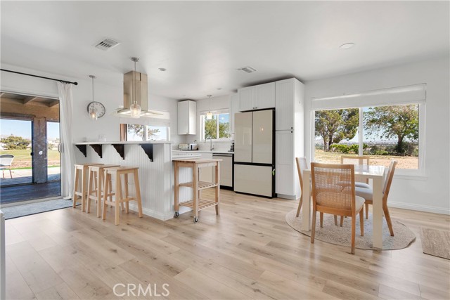 12990 Cedarbrook Lane, Victorville CA: https://media.crmls.org/medias/2eb43ba2-6430-4b08-994b-fe2eecb46c45.jpg