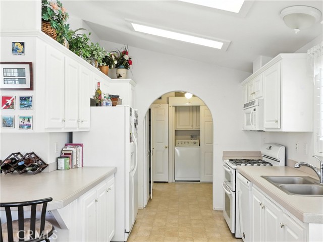 27250 Murrieta Road, Menifee CA: https://media.crmls.org/medias/2eb48b48-cdb7-41b6-ad7b-68e7486e5285.jpg