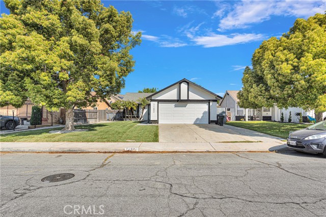 Detail Gallery Image 1 of 36 For 11686 Old Field Ave, Fontana,  CA 92337 - 3 Beds | 1 Baths