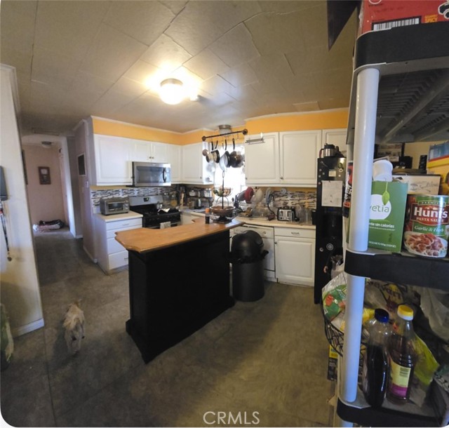 Detail Gallery Image 2 of 4 For 201 E Arrow Hwy, Glendora,  CA 91740 - 2 Beds | 2 Baths
