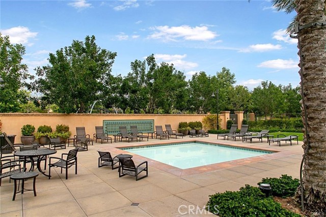 38 Larkfield, Irvine CA: https://media.crmls.org/medias/2eb55a3a-bfb1-4d53-bce0-394838fdcf66.jpg