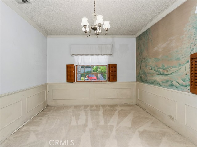 10348 Woodbridge Street, Toluca Lake CA: https://media.crmls.org/medias/2eb59c44-c003-4f35-b2ac-888bae73bf95.jpg