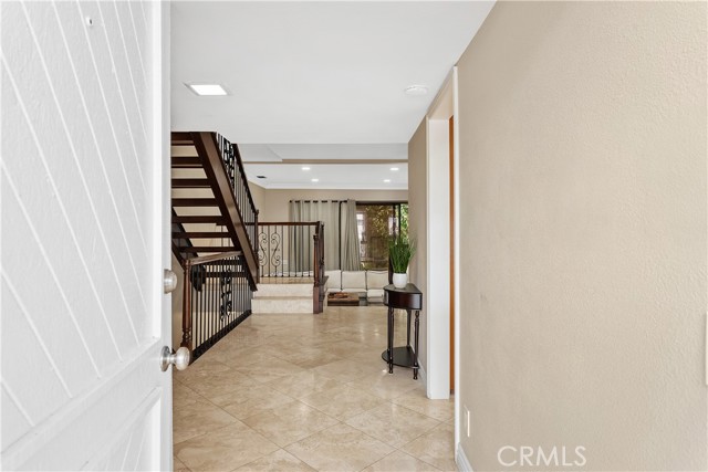 Detail Gallery Image 6 of 43 For 11 Baruna Ct #55,  Newport Beach,  CA 92663 - 3 Beds | 2/1 Baths