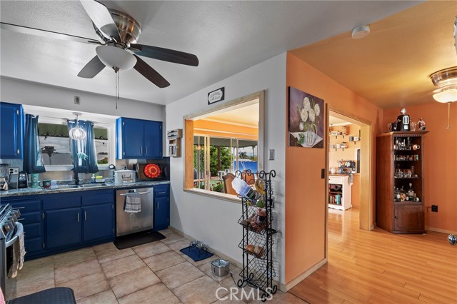 Detail Gallery Image 5 of 44 For 27339 Pinehurst Rd, Menifee,  CA 92586 - 3 Beds | 2 Baths