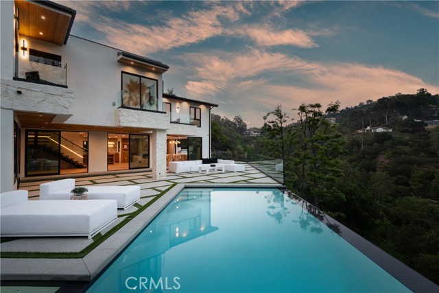 2608 Zorada Drive, Los Angeles CA: https://media.crmls.org/medias/2eb6f7e3-6a21-43b2-93c6-f0dd58f87871.jpg