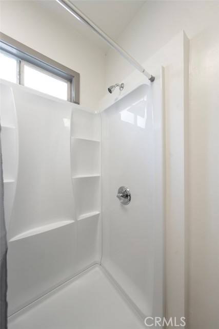 532 W 5th Street, Long Beach CA: https://media.crmls.org/medias/2eb781b3-4098-4dc6-ba2d-7b7939bc0251.jpg