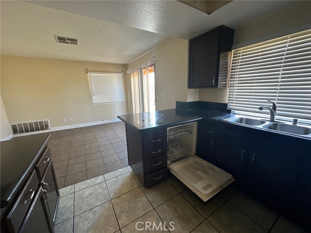 Detail Gallery Image 18 of 50 For 40148 La Cota Dr, Palmdale,  CA 93550 - 3 Beds | 2/1 Baths