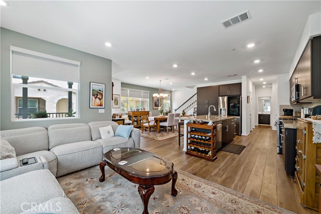 15210 Horizon Street, Fontana CA: https://media.crmls.org/medias/2eb8a812-f845-4842-af0a-10f73e0d2609.jpg