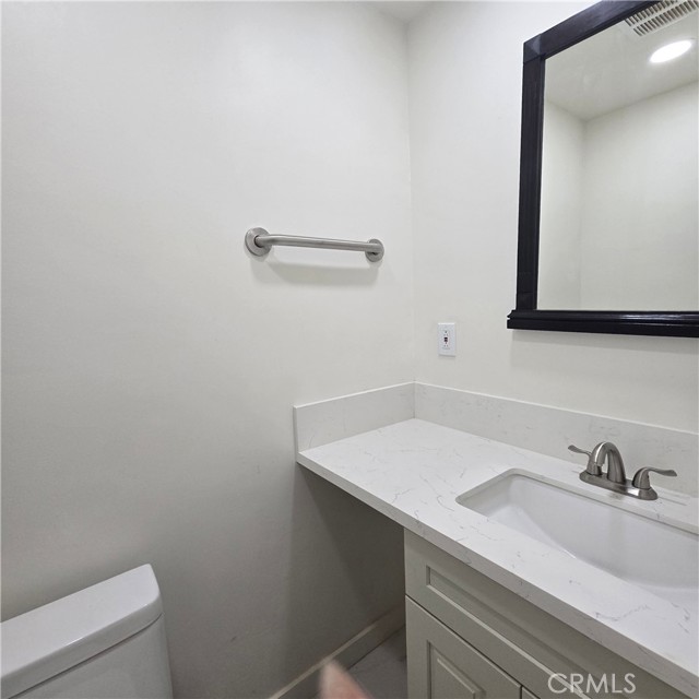 Detail Gallery Image 17 of 21 For 2507 Obama Bld, Los Angeles,  CA 90018 - 1 Beds | 1/1 Baths