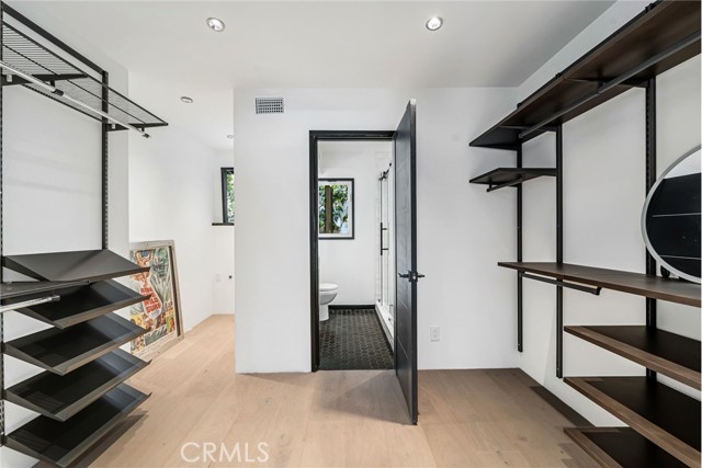 Detail Gallery Image 23 of 34 For 1782 Viewmont Dr, Los Angeles,  CA 90069 - 3 Beds | 4/1 Baths