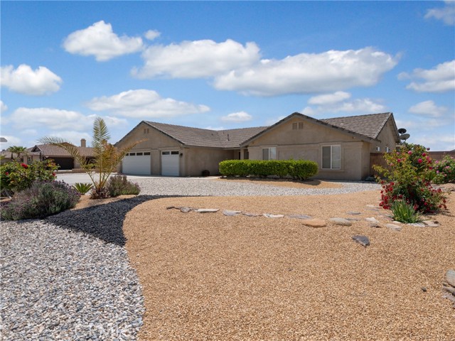 Detail Gallery Image 3 of 53 For 19027 Sahale Ln, Apple Valley,  CA 92307 - 3 Beds | 2 Baths