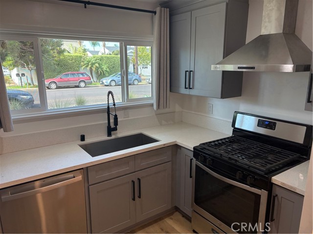 Detail Gallery Image 3 of 9 For 346 16th Pl, Costa Mesa,  CA 92627 - 2 Beds | 1 Baths