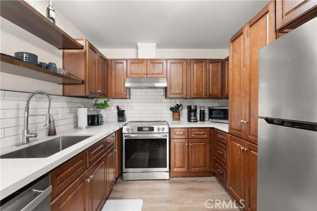 341 Carriage Drive, Santa Ana CA: https://media.crmls.org/medias/2ebb2833-af96-40c7-b96d-e8138e756a02.jpg