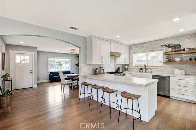 Detail Gallery Image 8 of 26 For 677 N Clinton St, Orange,  CA 92867 - 3 Beds | 2 Baths