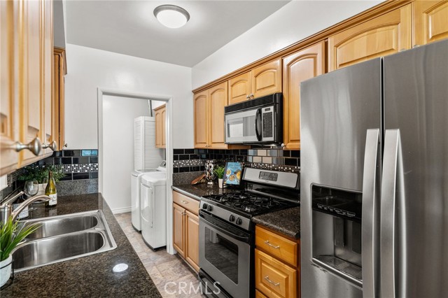 Detail Gallery Image 13 of 26 For 1612 Spreckels Ln, Redondo Beach,  CA 90278 - 3 Beds | 2 Baths