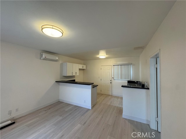 Detail Gallery Image 4 of 7 For 2950 Honolulu Ave #G,  Glendale,  CA 91214 - 1 Beds | 1 Baths