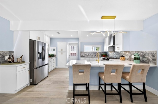 Detail Gallery Image 5 of 27 For 4761 W 141st, Hawthorne,  CA 90250 - 4 Beds | 3 Baths