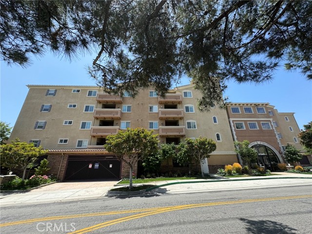 Detail Gallery Image 1 of 1 For 21345 Hawthorne Bld #208,  Torrance,  CA 90503 - 2 Beds | 2 Baths