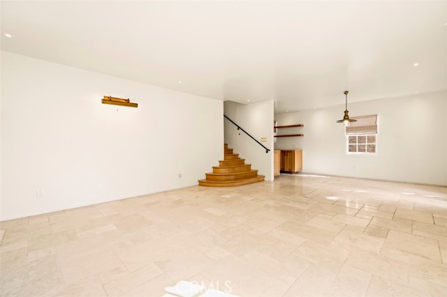 Detail Gallery Image 11 of 59 For 89 Rivo Alto Canal, Long Beach,  CA 90803 - 5 Beds | 3/1 Baths