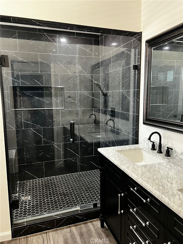 https://media.crmls.org/medias/2ebde561-c1e3-40a0-8d9a-b3fc18d40673.jpg?preset=X-Large