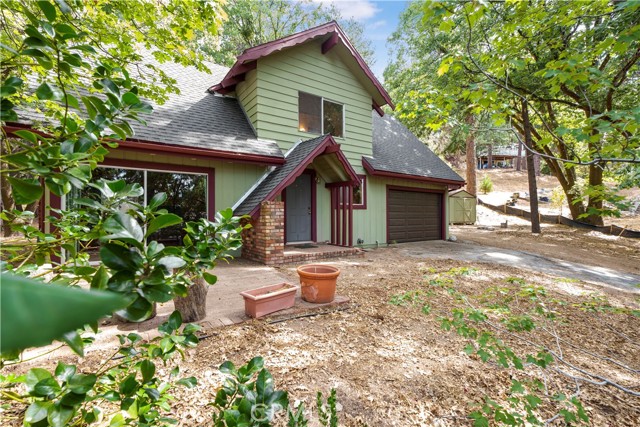 Detail Gallery Image 4 of 30 For 30687 Ferndale Dr, Running Springs,  CA 92382 - 2 Beds | 2 Baths