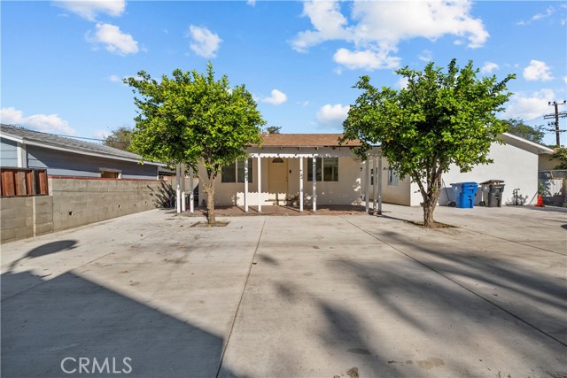 Detail Gallery Image 4 of 18 For 10558 Laurel Canyon Blvd, Pacoima,  CA 91331 - 5 Beds | 3 Baths