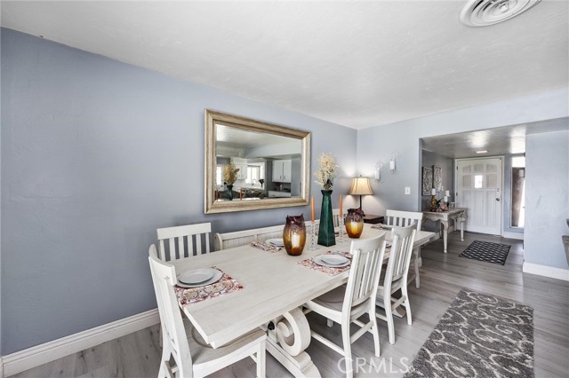 2105 Jason St, Bakersfield CA: https://media.crmls.org/medias/2ebf7b61-232a-4877-bd77-8511bf8f4ba5.jpg