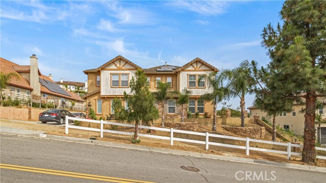 Detail Gallery Image 2 of 34 For 190 Cross Rail Ln, Norco,  CA 92860 - 5 Beds | 4/1 Baths