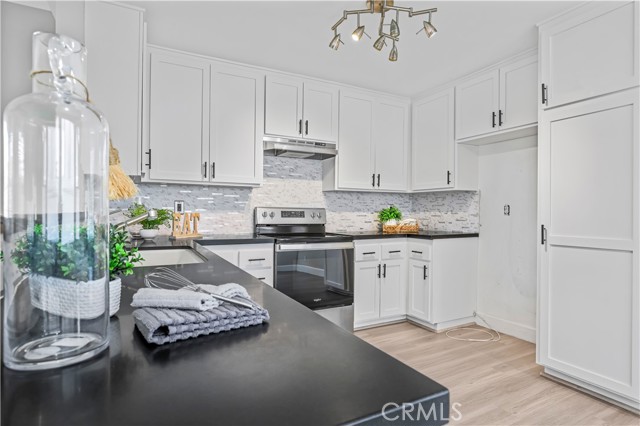 21391 Brandy Wine Lane, Lake Forest CA: https://media.crmls.org/medias/2ec10ca2-e42c-491e-83f1-a448ee593a7f.jpg