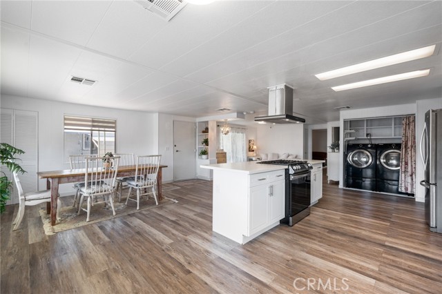 Detail Gallery Image 8 of 39 For 1065 Lomita Bld #295,  Lomita,  CA 90710 - 4 Beds | 3 Baths