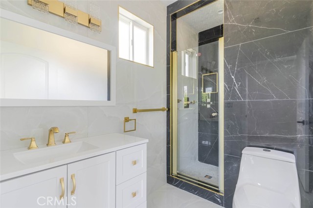 Detail Gallery Image 21 of 24 For 17428 Roscoe Bld, Northridge,  CA 91325 - 2 Beds | 2/1 Baths