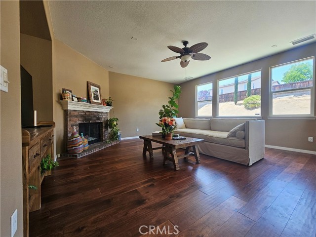 28475 Nautical Point Circle, Menifee CA: https://media.crmls.org/medias/2ec3ce4b-9478-48c4-a203-670501501442.jpg