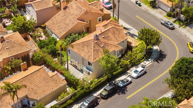 32 Belcanto, Irvine CA: https://media.crmls.org/medias/2ec434d5-361e-4931-814a-f8c132df33fe.jpg